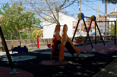 Parque infantil y de mayores Imagen 1